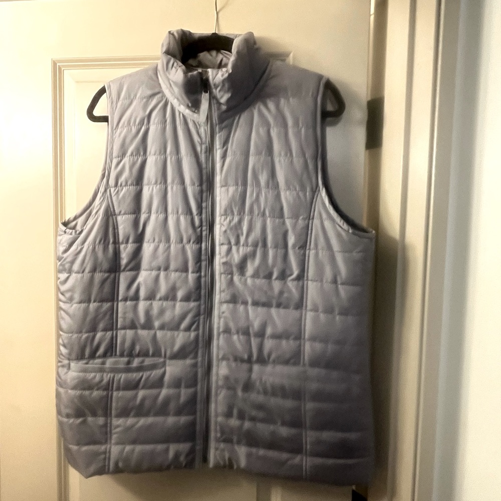 Banana Republic Lightweight Puffer Vest
